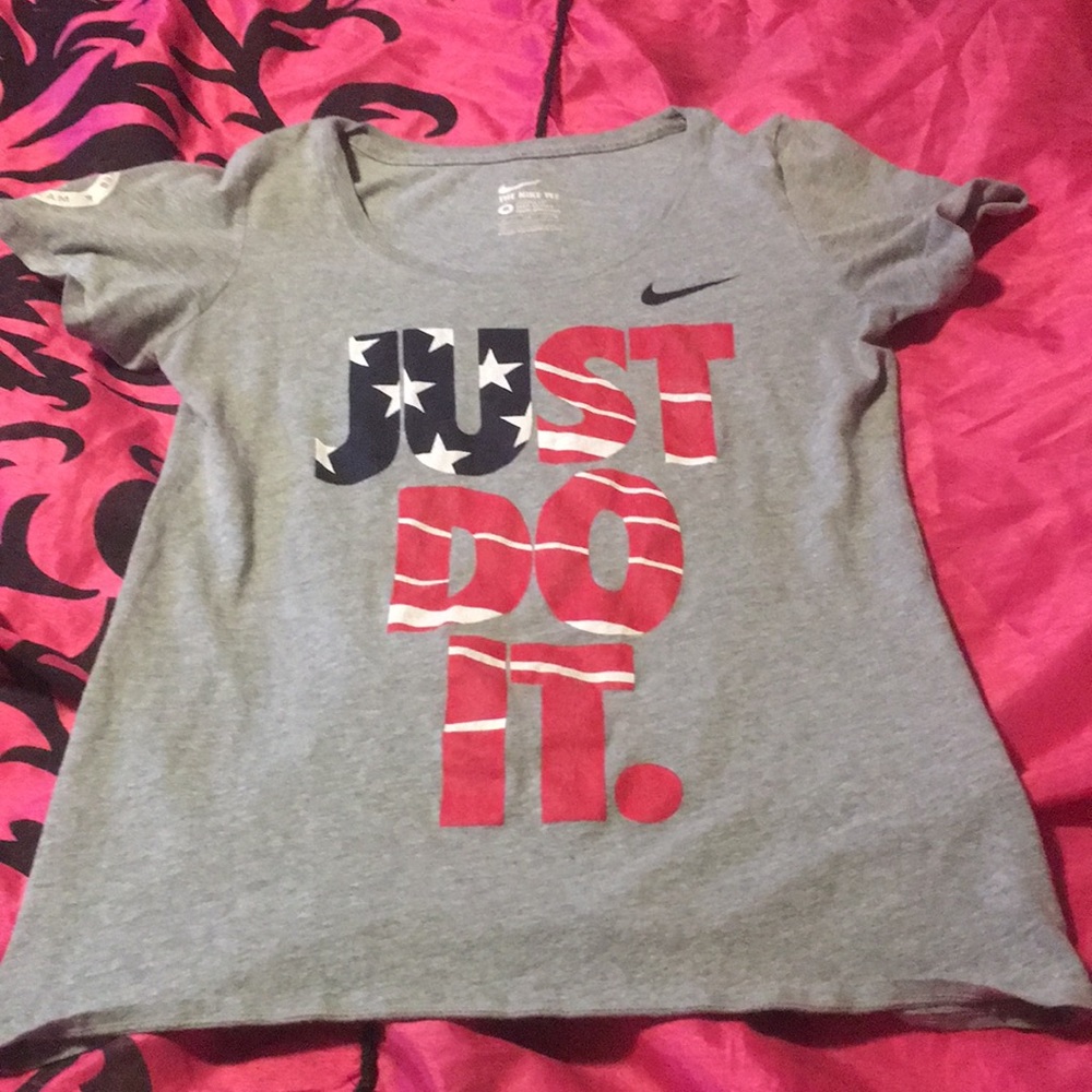Nike t shirt